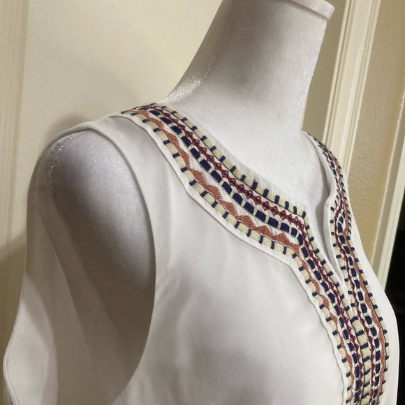 BCBG Shift Dress Embroidered Boho - Picture 8 of 16